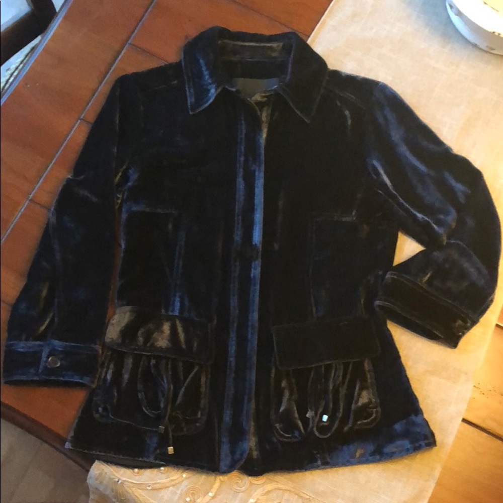 Beautiful Navy Yansi Fugel Crushed Velvet Top 0